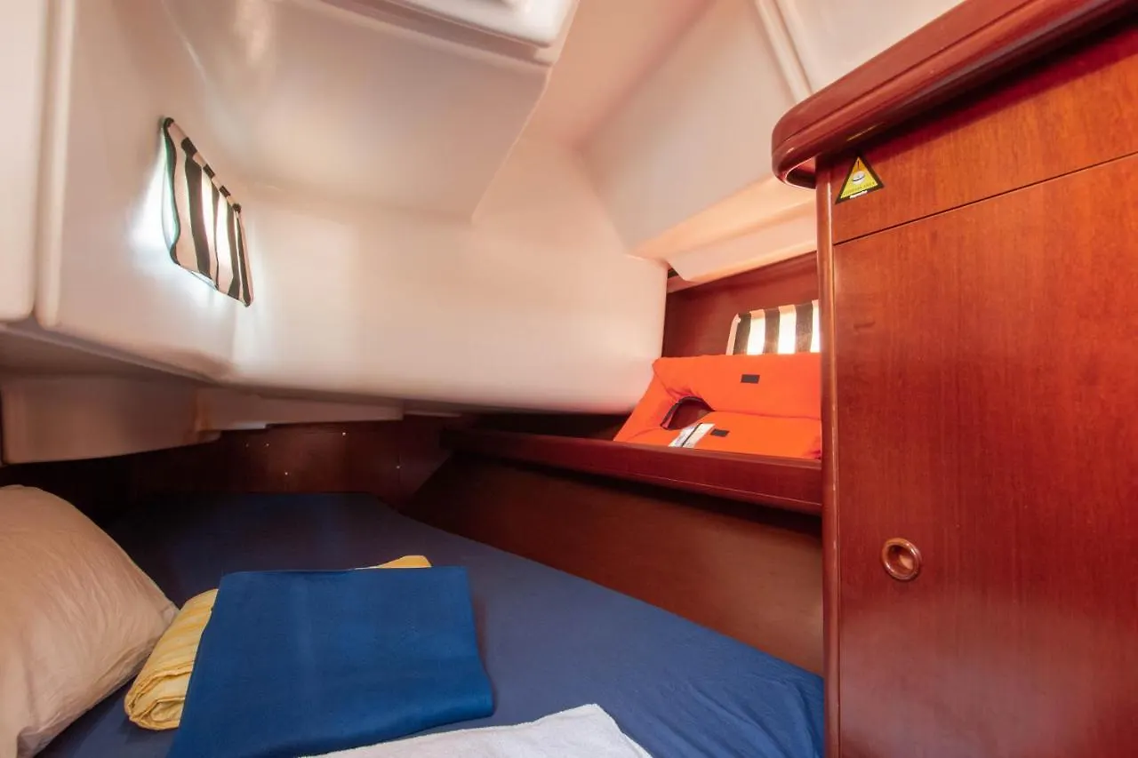 Deliziosa Barca A Vela In Esclusiva Con Parcheggio Gratuito Hotel Sanremo