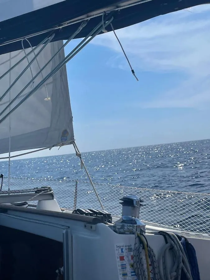 Deliziosa Barca A Vela In Esclusiva Con Parcheggio Gratuito Hotel Sanremo 0*,  Italy