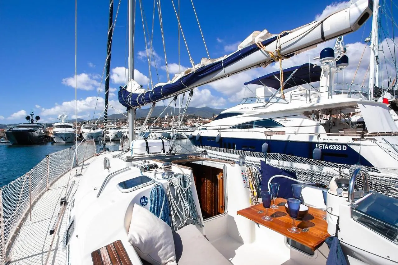 Deliziosa Barca A Vela In Esclusiva Con Parcheggio Gratuito Hotel Sanremo 0*,