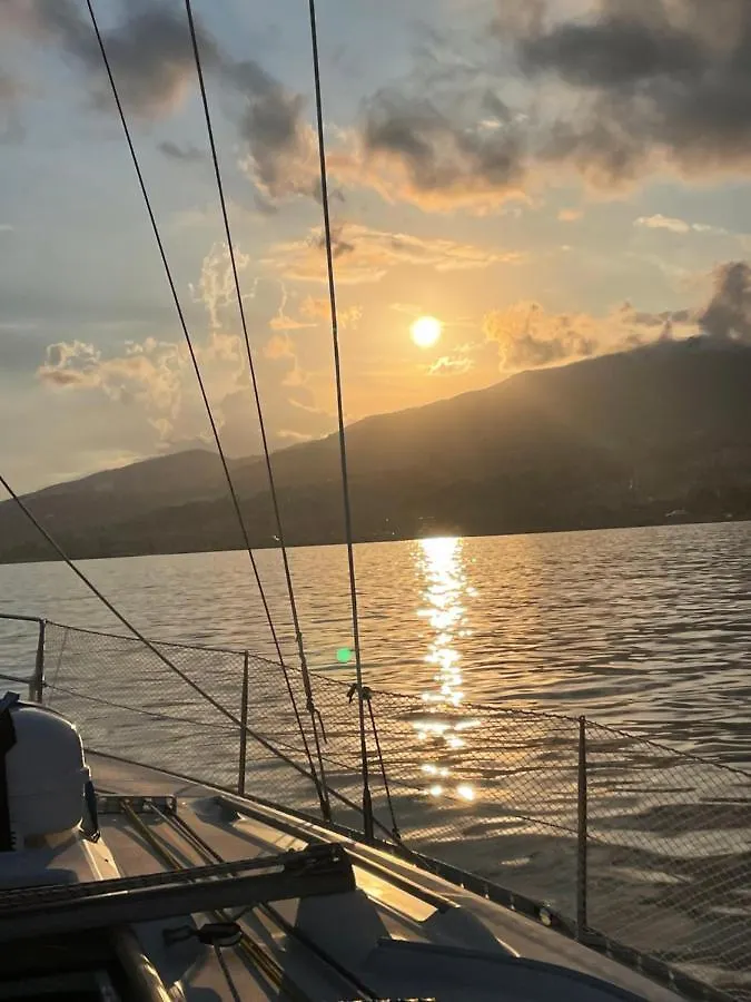 Deliziosa Barca A Vela In Esclusiva Con Parcheggio Gratuito Hotel Sanremo Botel